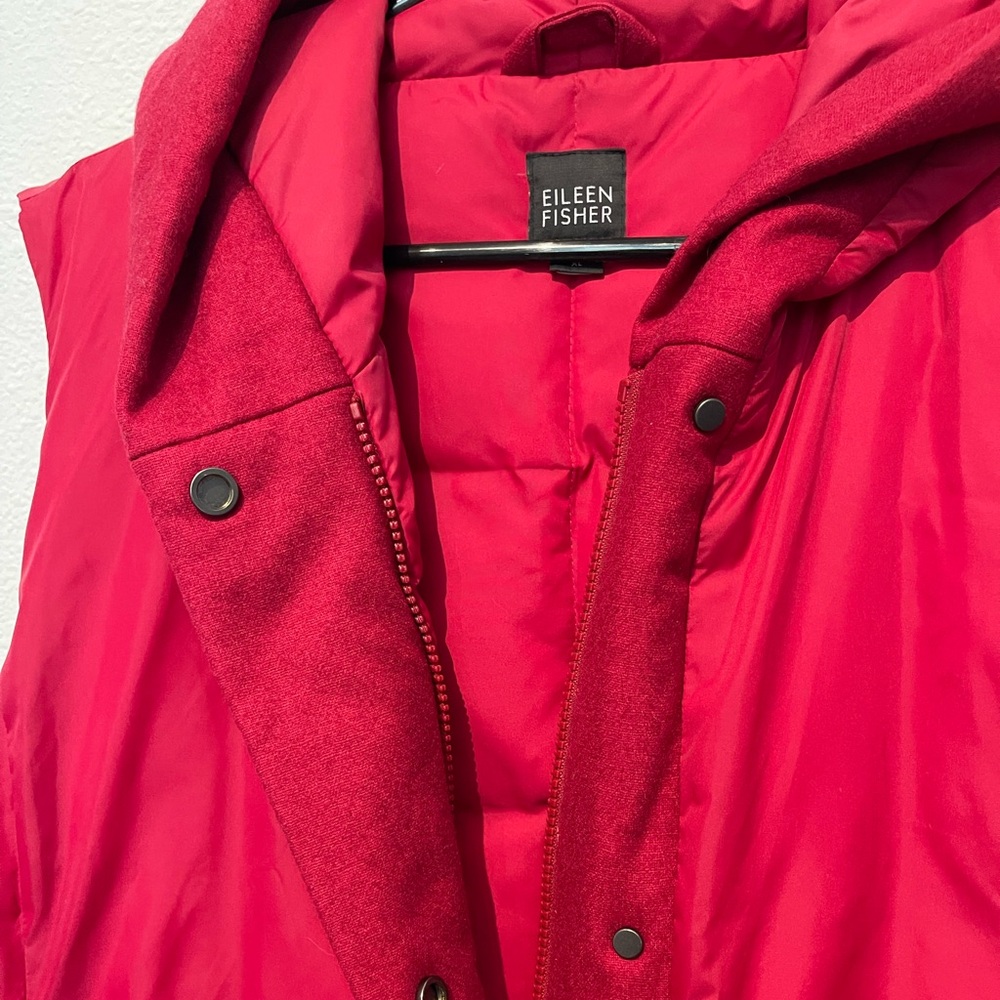 Eileen Fisher Womens Deep Red Down Vest Full Zip Snap Hooded Pockets Warm EUC XL - Picture 7 of 10